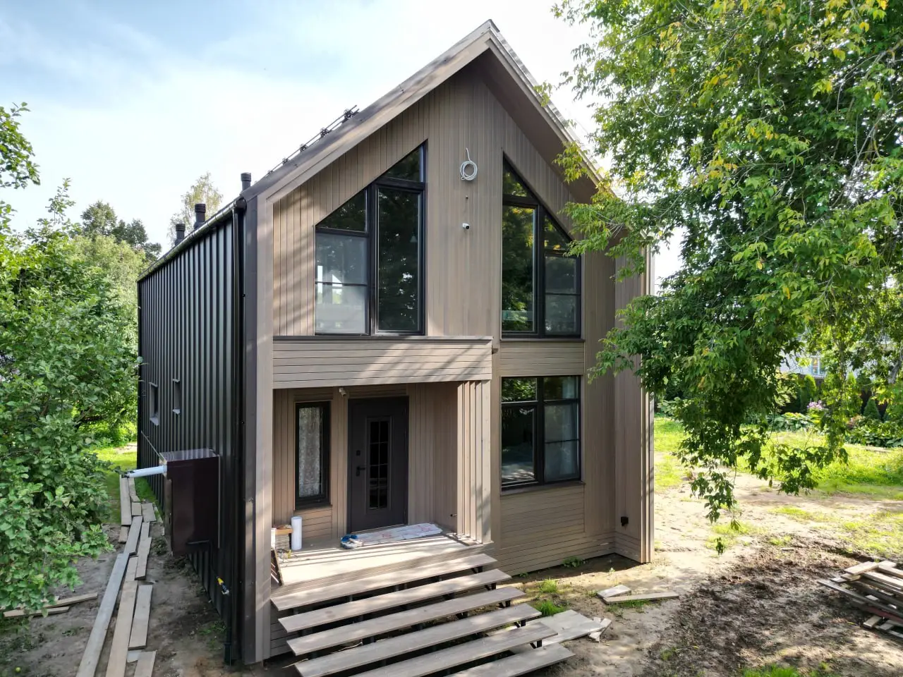 фасад из планкена лиственницы